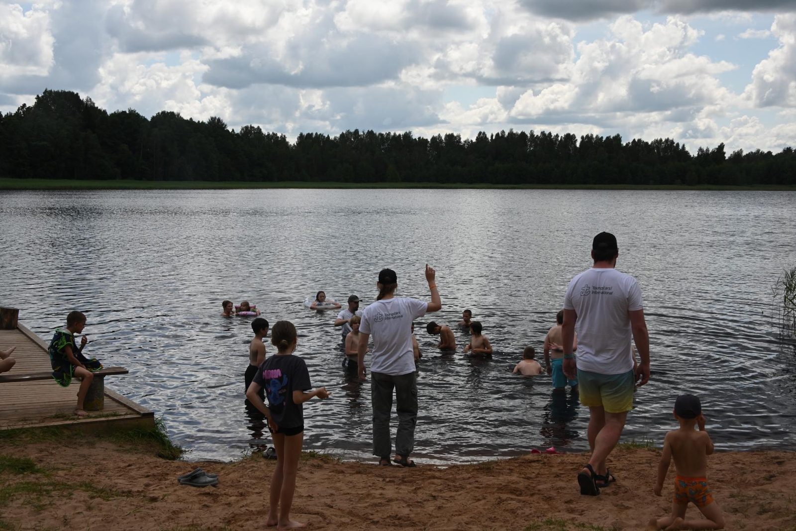 Abkühlung gefällig: Badetag am See.